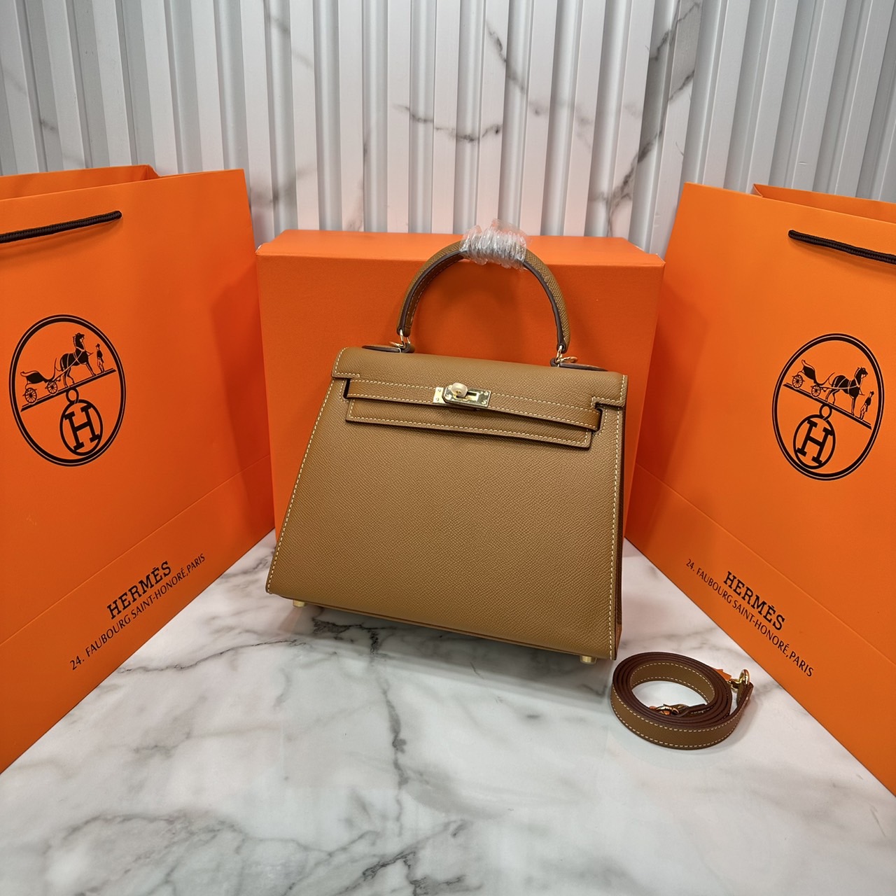 ORI หนังแท้ | Hermes Kelly 25cm กระเป๋าสะพายที่สุดแห่งหรูหราลัคชู นิยามของความสง่างามเหนือกาลเวลา แบรนด์เนมในฝัน งดงามดั่งเจ้าหญิง