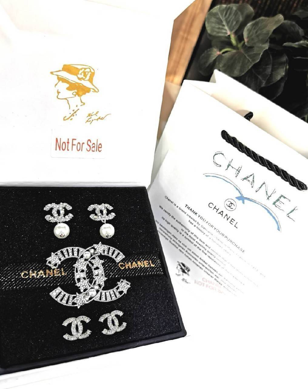 VIP 】✨พร้อมส่งความสวย✨Rare items ห้ามพลาด! แพ็คสุดคุ้มX3! CHANEL EARRING & BROOCH SET VIP GIFT WITH PURCHASE THE ORIGINAL PACKAGE (GWP) ชุดกิ๊ฟเซทของกำนัลสุดเลอค่าจากการแลกคะแนนสะสมสำหรับลูกค้าสมาชิก VIP CHANEL DUTYFREE ไอเท็มหายากชวนสะสมมาเ