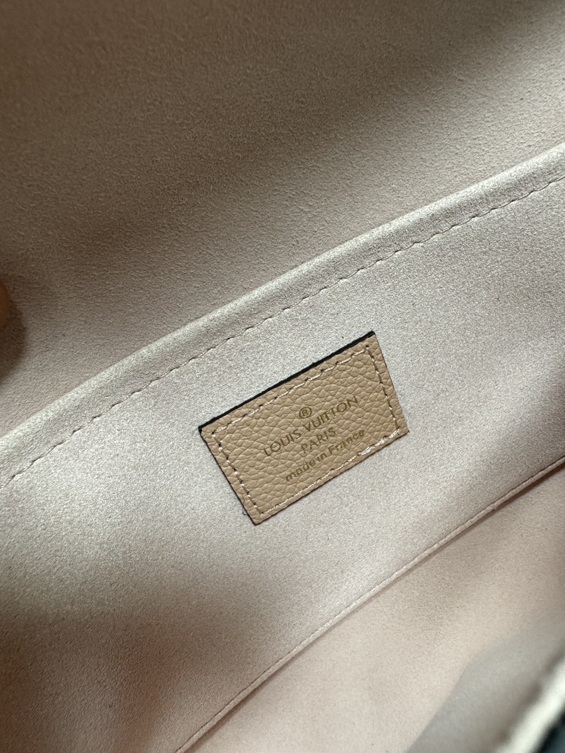 OP ORI หนังแท้ | LV Felicie Pochette bag in soft Monogram Empreinte leather กระเป๋าสะพายทรงพอชขนาดกะทัดรัด หนัง Monogram Empreinte เนื้อนุ่มประทับลาย Monogram สุดไอคอนิก