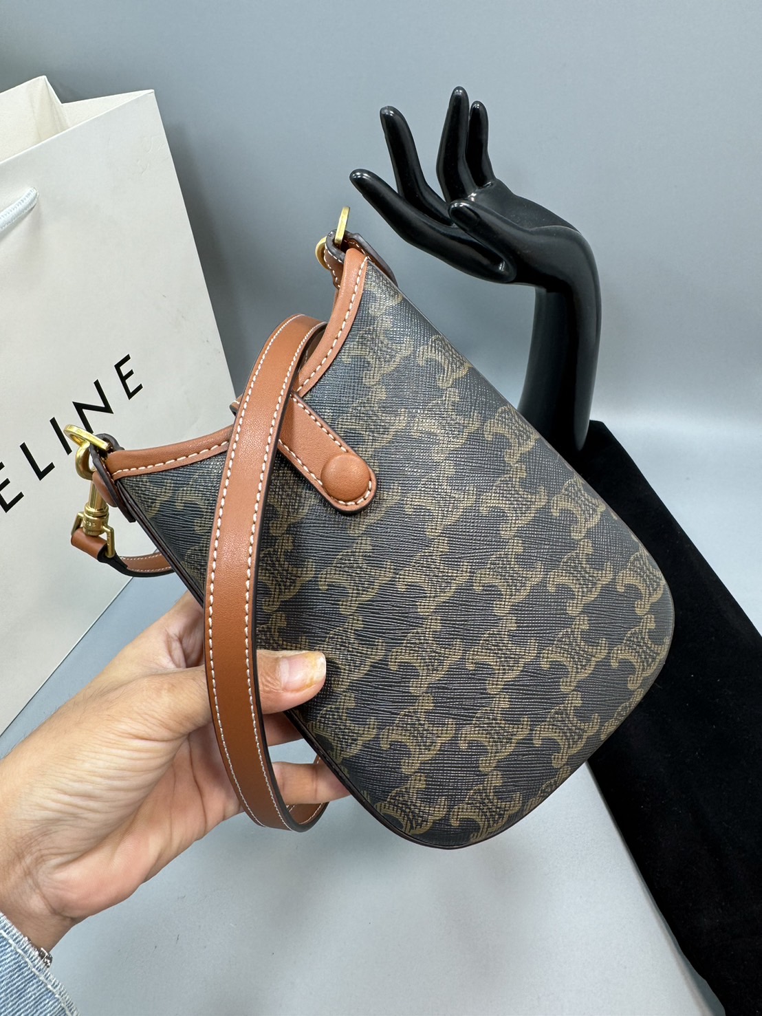 CELINE PHONE POUCH IN TRIOMPHE CANVAS กระเป๋าใส่โทรศัพท์ เกรดออริ สลับแท้ 1:1 ใช้ต่างประเทศได้