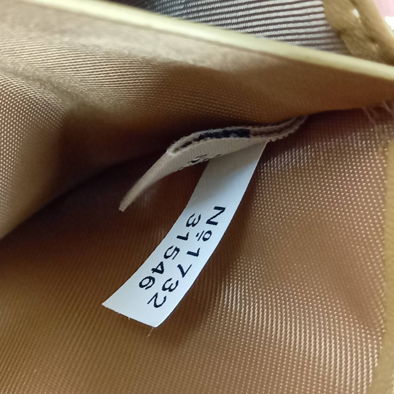 มาเท่าไหรก็ไม่เคยพอจริงๆ มีความต้องการกันถึงขีดสุด❣️😘>>COACH ACCORDION ZIP WALLET IN COLORBLOCK SIGNATURE CANVAS (COACH 31546)🍁กระเป๋าสตางค์ใบยาว ซิปรอบ //วัสดุหนังแคนวาสสลับหนังแท้ ดีไซน์สวย โดดเด่นลงตัวเป็นที่สุด ด้านในมีช่อ