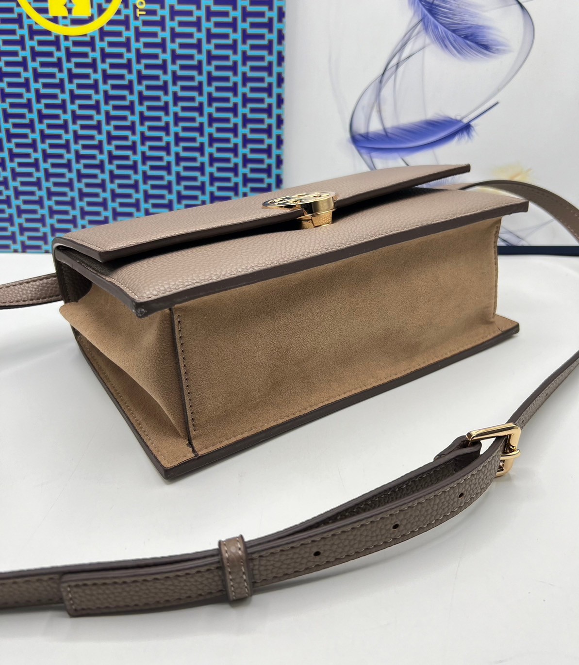 TORY BURCH MILLER LEATHER SHOULDER BAG กระเป๋าสะพายสวยหรู ผู้ดีทุกสี สายถอดได้ ถือเป็นคลัชได้ เกรดออริ สลับแท้ 1:1 ใช้งานต่างประเทศได้