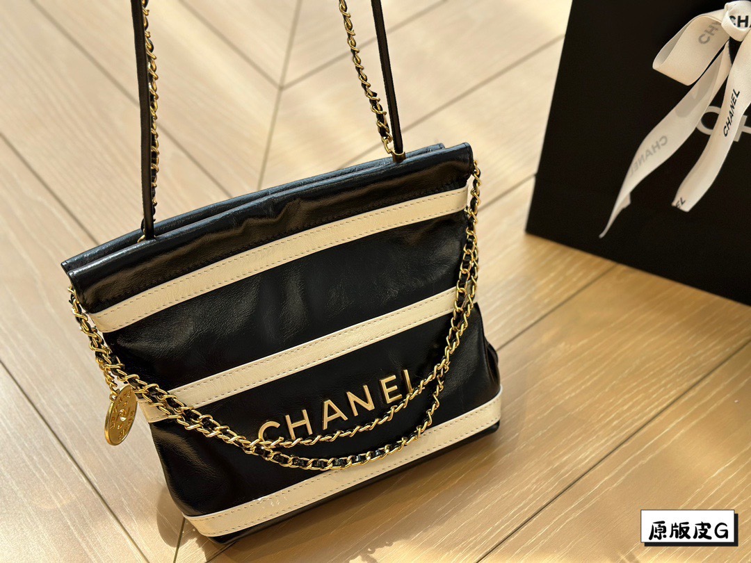 CHANEL 22 shoulder hobo tote / Chanel 22 Mini Handbag กระเป๋าโฮโบทรงโท้ทมินิ สีใหม่ทูโทนตัดขาวดำ เกรดออริ สลับแท้ 1:1 ใช้งานต่างประเทศได้
