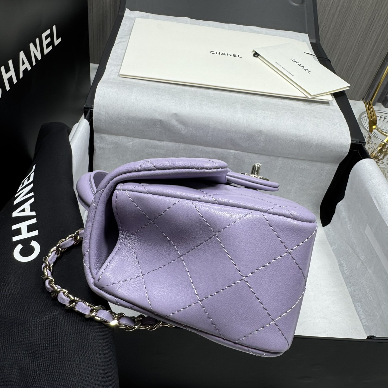 ORI | หนังแท้ Chanel Mini Classic Handbag With Top Handle กระเป๋าสะพายรุ่นคลาสสิกพร้อมหูจับถนัดมือ สวยเรียบหรู 🤍 สินค้าเกรดออริจินอล เทียบแท้