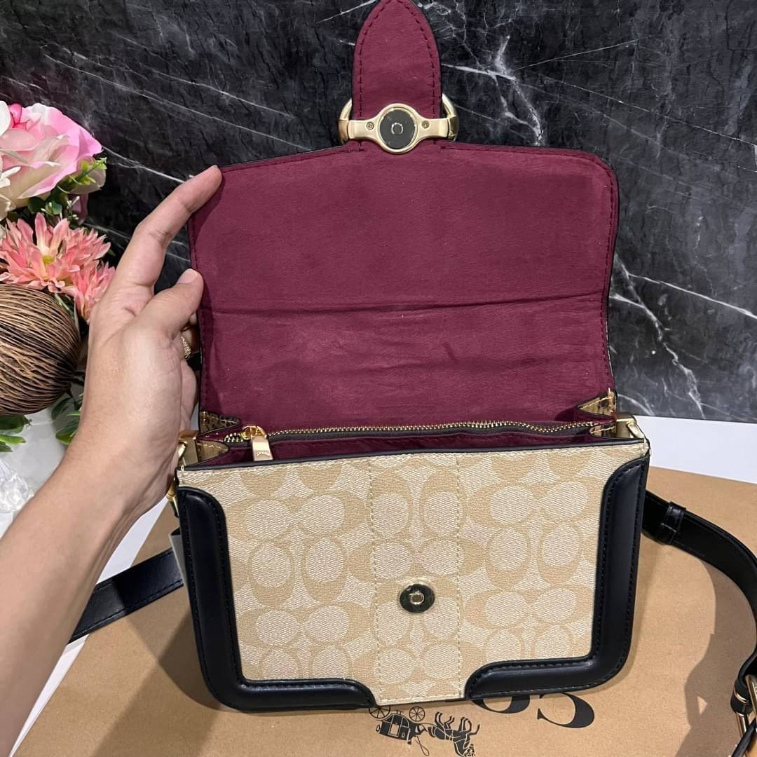 COACH SMALL GEORGIE TOP HANDLE IN BLOCKED SIGNATURE CANVAS ((6504//0468//6192//6015)) compact body portable shoulder bag 🌈ห้ามพลาด รุ่นแนะนำค่าา! พร้อมส่งทันที! กระเป๋าหิ้ว//สะพายข้างได้ วัสดุหนังแท้ 🔺หนึ่งใบทำลายหนังผสมกัน3แบบได้ลงตัวสวยง