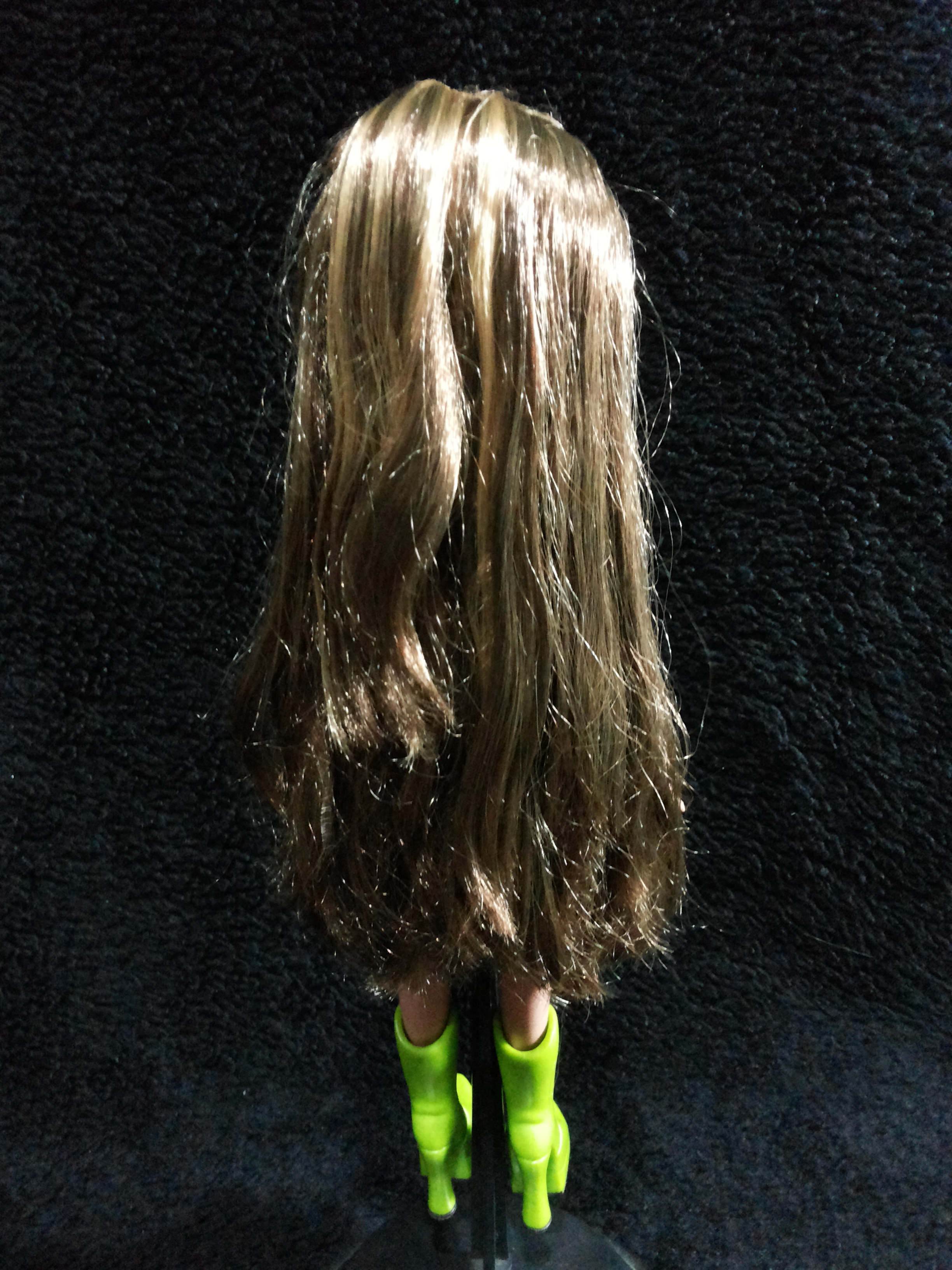 Bratz_Sasha in Girlz Night Out ตุ๊กตาแบรทส์แท้มือสองสภาพดี