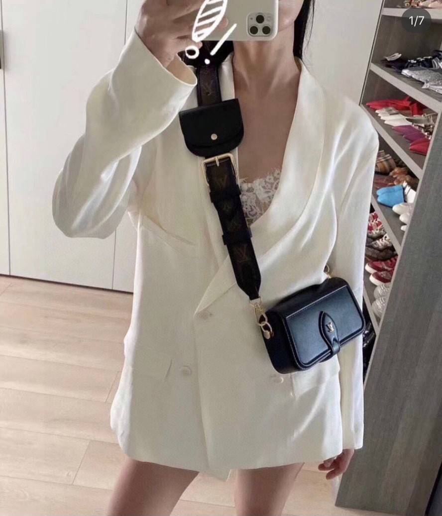 LV officier crossbody bag / LV Officier Pouch With Strap กระเป๋าสะพายเรียบหรู ดีไซน์เรียบง่าย ใช้งานสะดวก พร้อมใบลูกน่ารัก และสายสะพายเส้นใหญ่ ทนทาน แน่นหนา วัสดุหนังเรียบสวย