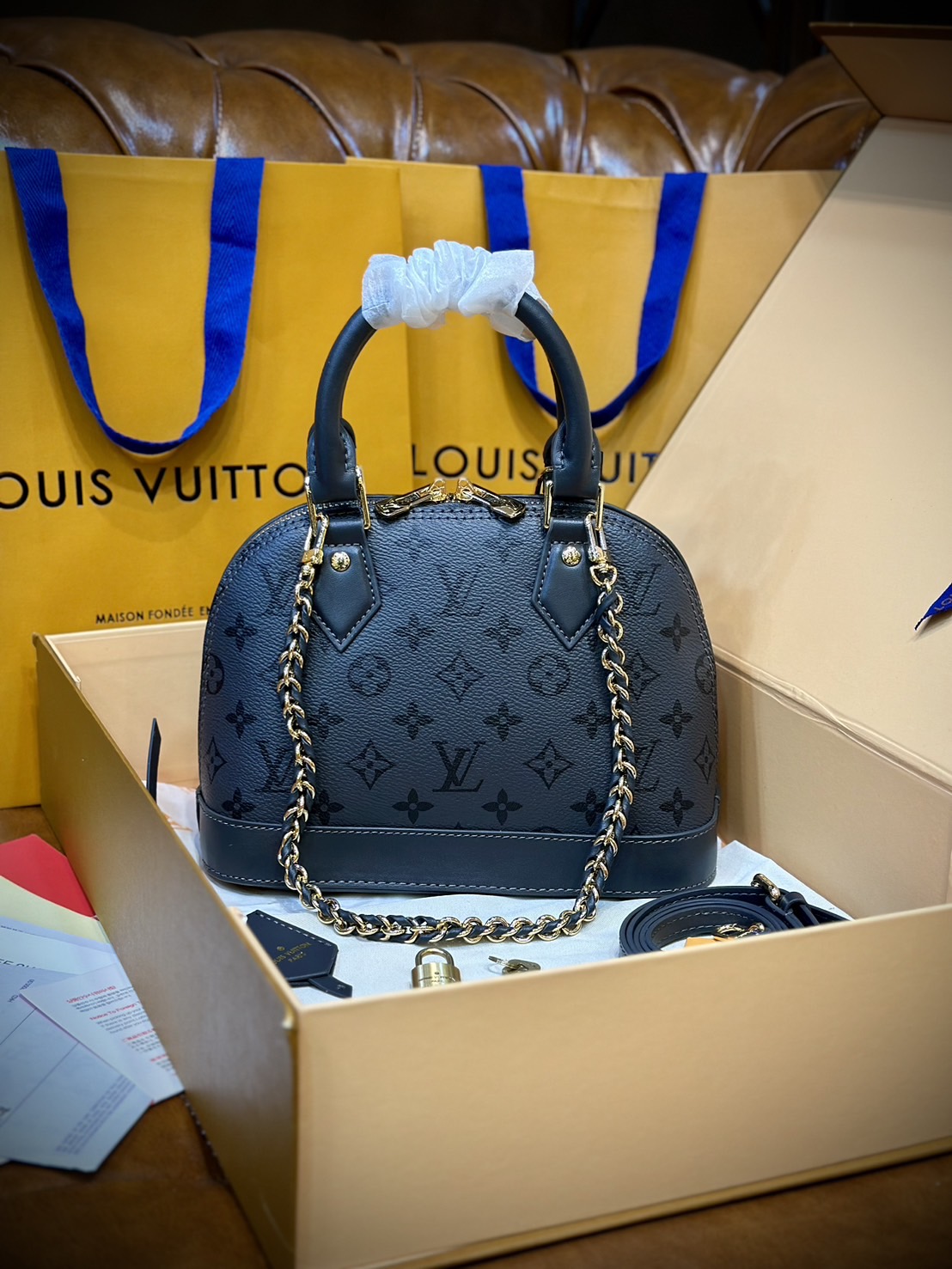 LV Alma BB Gris Trianon bag กระเป๋าสะพายสีใหม่โทนเทา เอกลักษณ์สะท้อนความเลอค่าสง่างาม เกรดออริ ใช้งานต่างประเทศได้