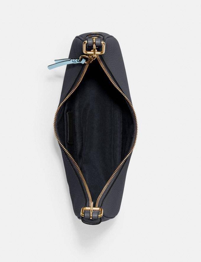 COACH BAILEY HOBO WITH WHIPSTITCH ((C4108//C1322)) พร้อมส่งที่ไทย!! สวยจริงไม่จกตาแน่นอนค่าา กระเป๋าทรงโค้ง ใช้แบบหิ้วหรือคล้องไหล่ก็ดูดี ใช้วัสดุหนังแท้ชั้นดี หนังสวยมากๆค่ะ ด้านหน้าใช้อะไหล่แบรนด์ตัวใหญ่ หรู ดูสะดุดตามีเดียว