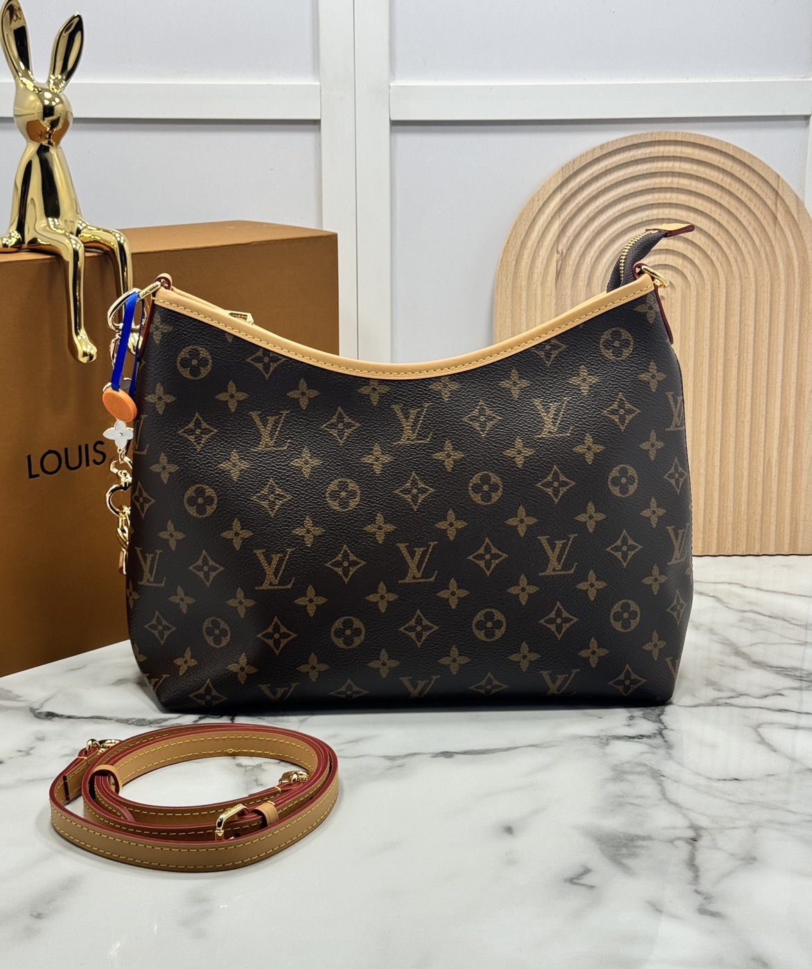 ORI หนังแท้ | LV CarryAll Monogram canvas 30cm กระเป๋าสะพายแครี่ออลรุ่นใหม่ ใบใหญ่จะของได้เยอะดีไซน์เรียบหรู มาพร้อมห่วงโซ่หัวใจห้อยสุดคิ้ว และสายสะพายแยกถอดได้ สวยหรูคลาสสิก