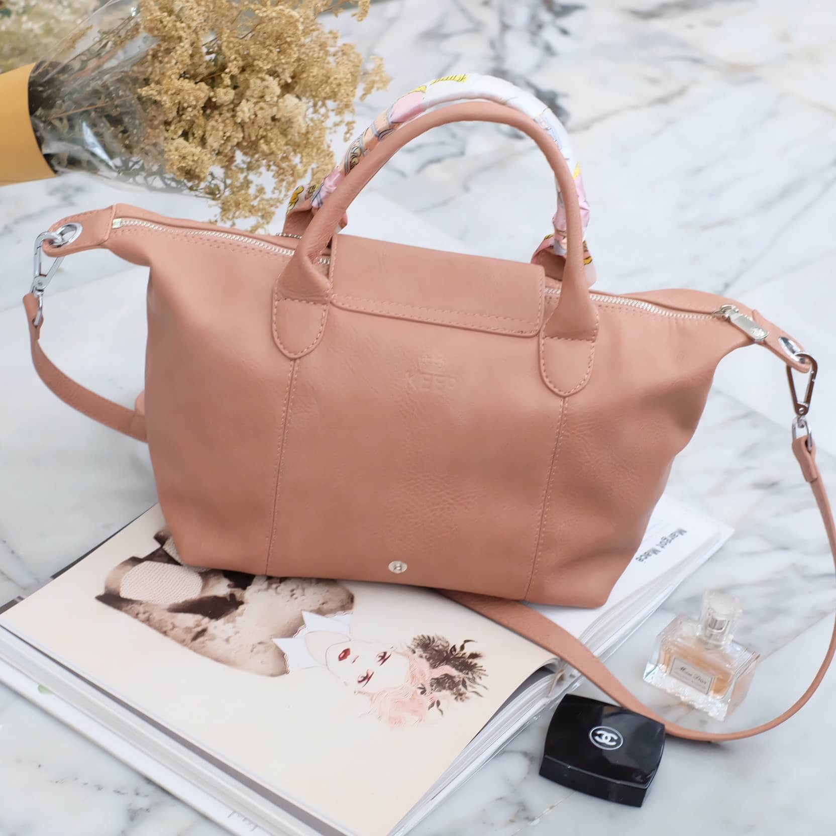 สีมาใหม่ค่า 🐼New arrival! KEEP ทรง longchamp รุ่น Duo Sister - สี signature brand เลยค่า Nude Pink น่าร้ากกกกกมากค่า ตัวกระเป๋าหนังแกะสังเคราะห์ ลายหนังสวยมากๆคะ นิ่ม สุดๆ รุ่นนี้ จะมี 2 ขนาด คือ mini และ basic ไซด์