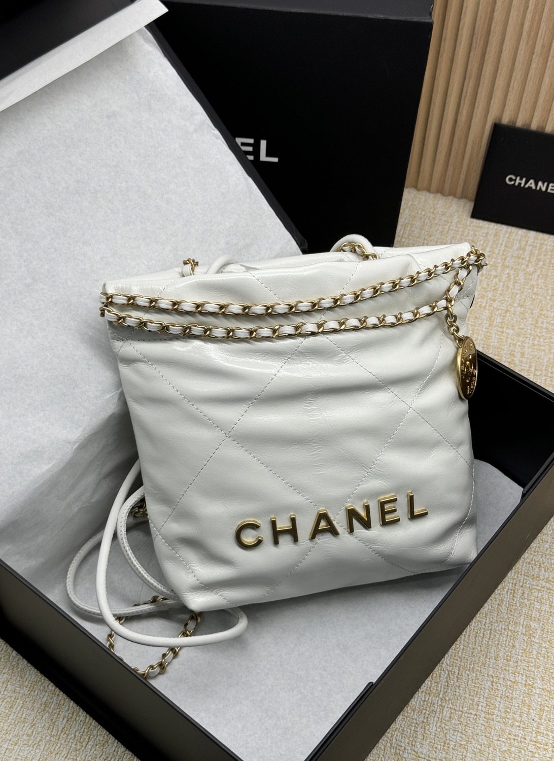 Chanel 22 Mini Handbag With Pearl Chain กระเป๋าทรงโท้ท เกรดออริ สลับแท้ 1:1 ใช้งานต่างประเทศได้