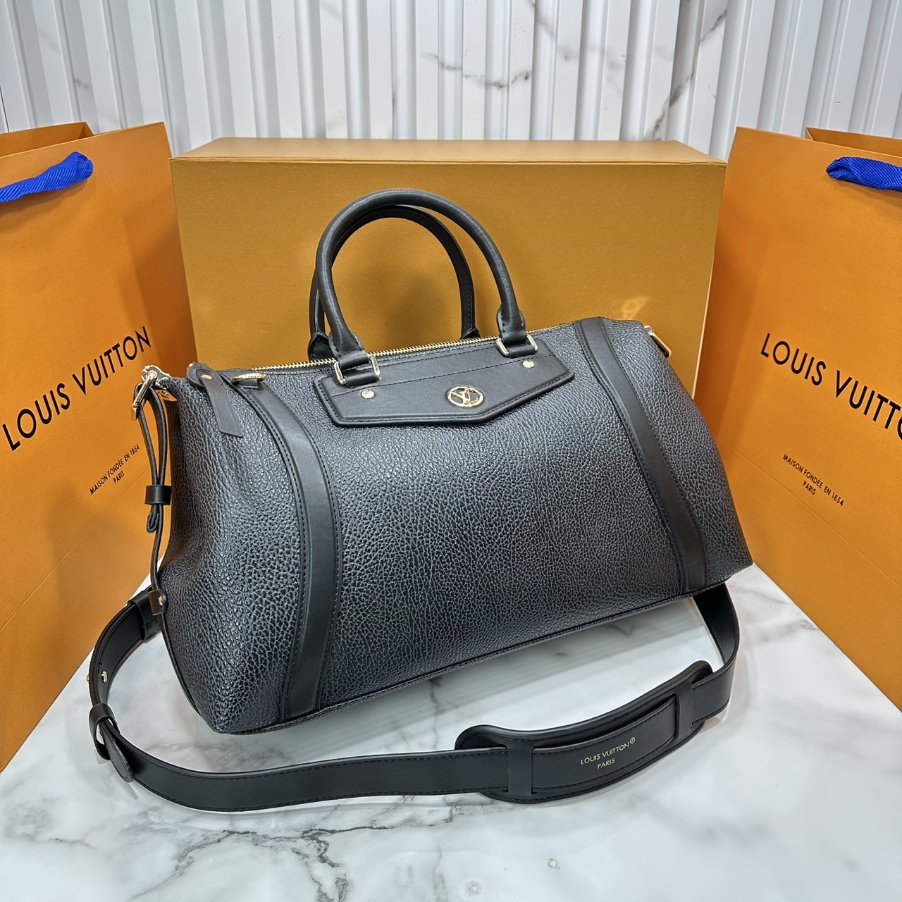 ORI หนังแท้ | LV Biker PM bag กระเป๋าสะพาย ใหม่ล่าสุดเปิดตัวโดดเด่นใน Spring -Summer 2025 ได้แรงบันดาลใจมาจากเสื้อแจ็คเก็ตไบเกอร์สุดไอคอนิก โทนสีคลาสสิกเหนือกาลเวลาไอเท็มหลักเปี่ยมสไตล์ประจำฤดูกาลนี้และในอนาคต