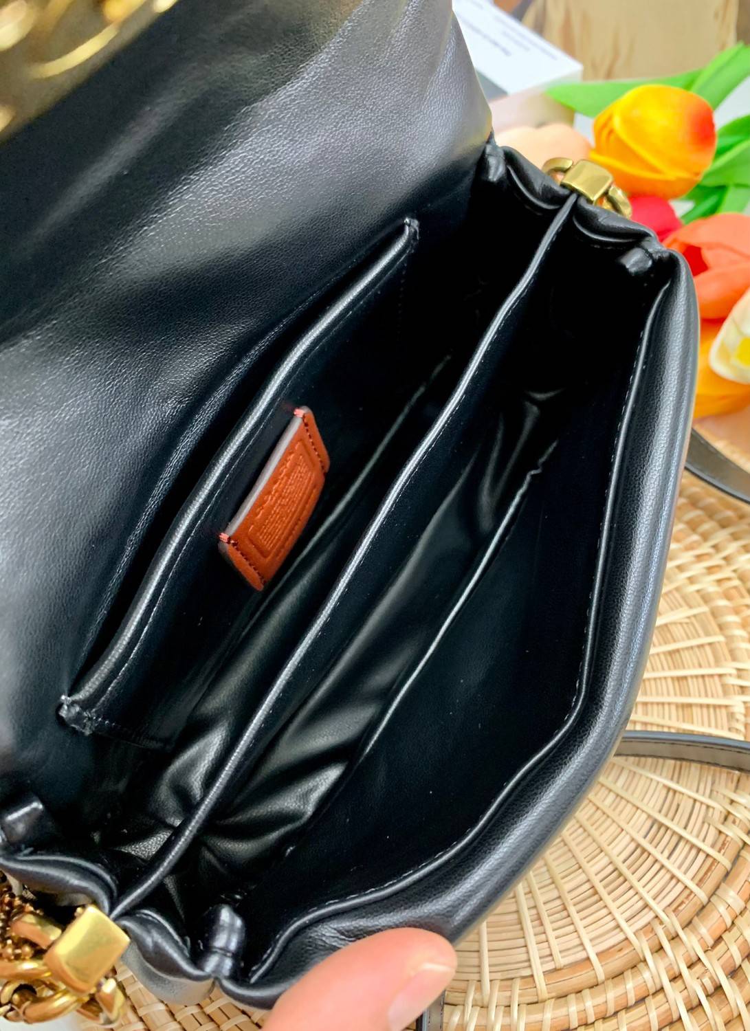 รุ่นใหม่ล่าสุด ได้ไปไม่ผิดหวังแน่นอนจ้าา😁COACH PILLOW TABBY SHOULDER BAG 18 ((C3880)) พร้อมส่งที่ไทย คุณภาพเกินราคา! กระเป๋าหิ้ว//สะพายแบบครอสบอดี้ร์ 🔺หนัง nappa หนานิ่ม นุ่มมากๆ รุ่นใหม่ล่าสุดค่ะ! พร้อมโลโก้รุ่นใหม่ด้วยเช่นกัน เพิ่มความหร