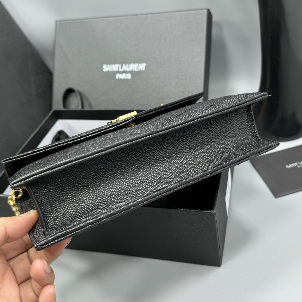 YSL Envelope WOC 7.5 Wallet on chain / YSL Clutch Bag 7.5" กระเป๋าสะพายรุ่นยอดนิยม เกรดหนังคาเวียร์สวยเต็มใบ เกรดออริ 1:1 ใช้งานต่างประเทศได้