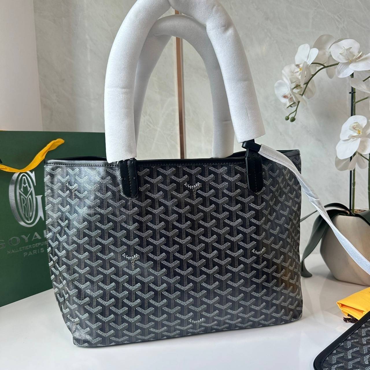 พร้อมส่ง 5 สี PM GOYARD ANJOU PM REVERSIBLE TOTE BAG / Goyard tote bag กระเป๋าทรงโท้ทใบใหญ่ เกรดไฮเอน 1:1 ใช้งานต่างประเทศได้ ภาพถ่ายจากงานขายจริง