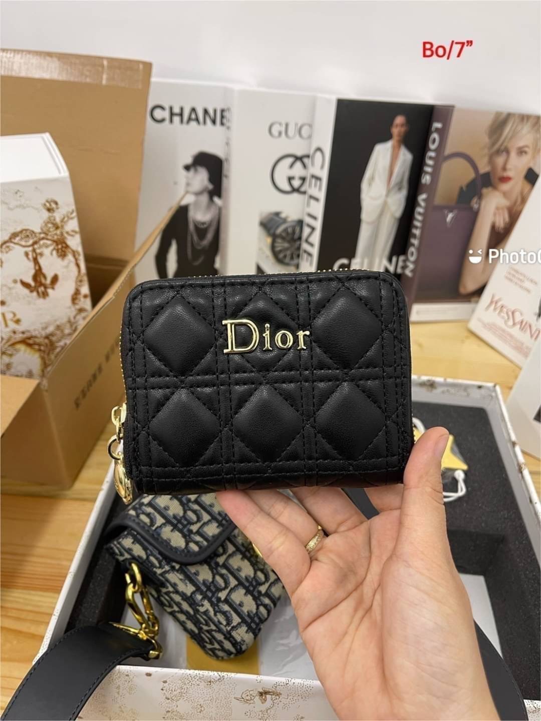 DIOR SET BAG / DIOR 30 Montaigne Bag / DIOR ANAGRAM BOX SET / CD LIMITED EDITION GIFT BOX WITH GOLD STAR BOUTIQUE SET พร้อมเสิร์ฟครบชุด แรร์ไอเท็ม ที่ถูกรวมไว้ในหนึ่งเดียว กับ gift box limited จัดให้ทั้งกระเป๋าสะพายสุดหรู กระเป๋าสตางค์ใบสั้นรุ่นคลาสสิค แล