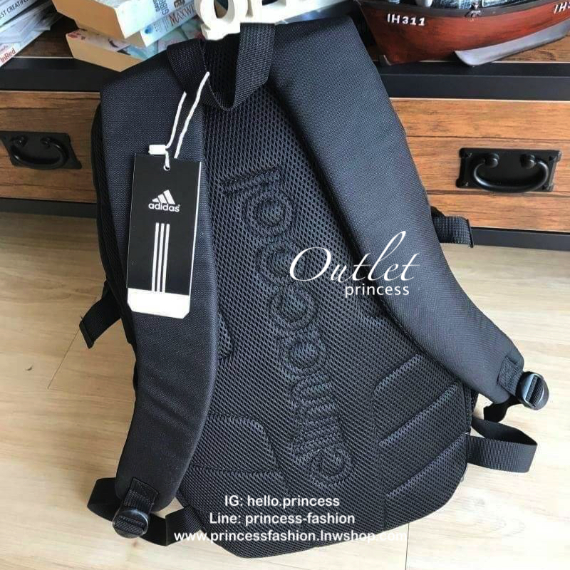 ADIDAS SPORT BACKPACK กระเป๋าเป้สไตล์สปอร์ต วัสดุผ้าแคนวาสคุณภาพดี ช่องใหญ่เปิดปิดด้วยซิปคู่ หัวซิปปั้มโลโก้ทุกจุด ภายในกว้างใส่เอกสารเอสี่ได้ มีช่องซิปด้านหน้าเพิ่มและช่องซิปด้านล่างใส่ของจุกจิกอีกหรือรองเท้าได้ สะพายไปเที่ยว/เรียน/ทำงาน คูลๆเลยคร้า!!