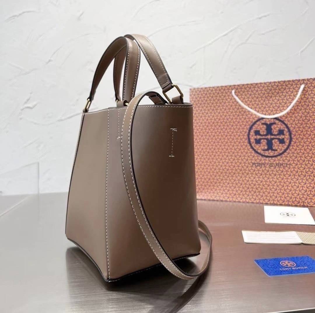 TORY BURCH MCGRAW DRAGONFLY IN MONOGRAM JACQUARD กระเป๋าลายโมโนแกรมยอดฮิต ที่มาในรูปทรงดีไซน์ใหญ่ สวยเก๋ ไม่เหมือนใคร ไม่มีซ้ำ!!