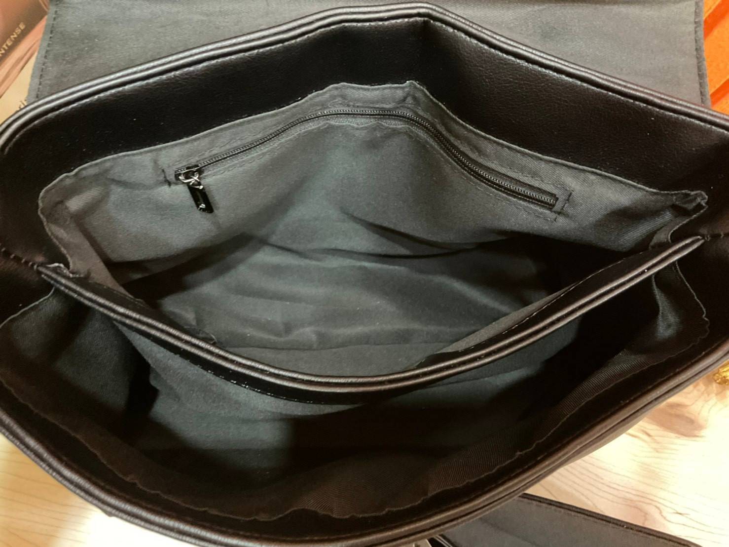 ของแท้ 100% Guess Women’s Crossbody Bag Set สุดคุ้ม!!!! เซตสวยหรูดูแพง สวยจริงจริง ช้าหมด ราคานี้หาที่ไหนได้!! สีดำ