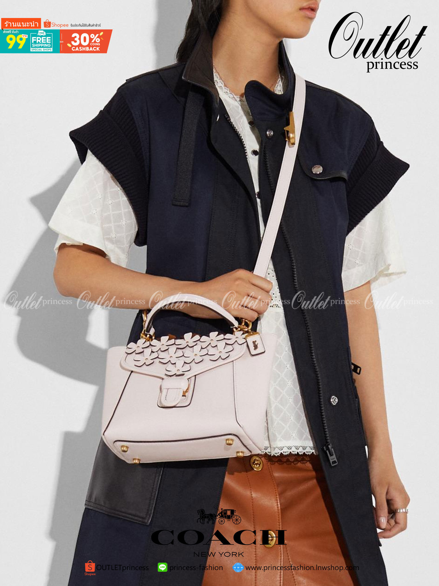 Coach Courier Carryall 23 With Floral Applique สินค้าใหม่ทรงน่ารัก ใช้แล้วดูแพงมากกก มีช่องใส่ขนาดกว้าง ใส่ของได้จำนวนมาก แถมยังสามารถถือเก๋ๆ แบบคุณนาย พร้อมทั้งสะพายเป็น crossbody ก็ได้ โดดเด่นด้วยสีส้น ดูเก๋ไม่เหมือนใครจิงๆ เปิดปิดด้วยกระดุมหมุน ใช้แล้ว
