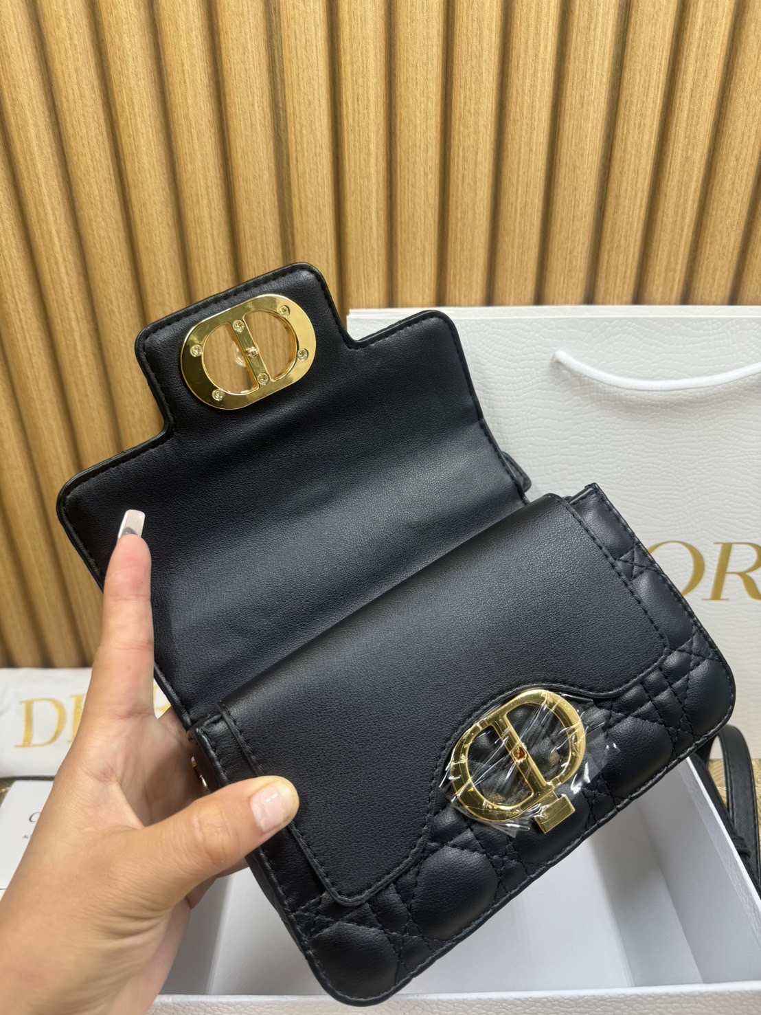 พร้อมส่ง 6 สี Mini Dior Jolie Top Handle Bag 20cm กระเป๋าสะพาย เกรดออริ สลับแท้ 1:1 ใช้ต่างประเทศได้