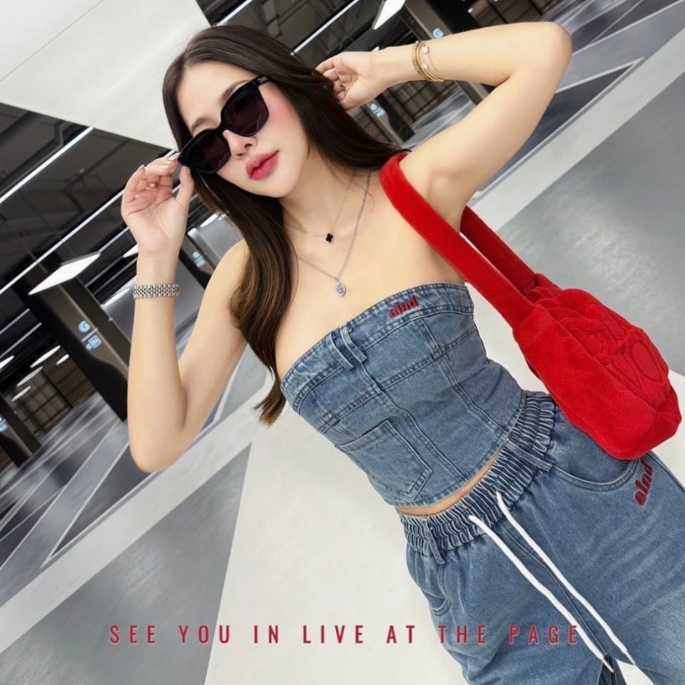 เช่าชุดเที่ยว by Princess 💕 A‘perfact เอื้อยค้าบบบบบความปังมาอีกละค้าบสวยกรี๊ดจนคอแห้ง เซ็ทยีนส์เกาะอกชิคๆจะบอกว่าผ้าดีโคตรทรงสวยมากจริง