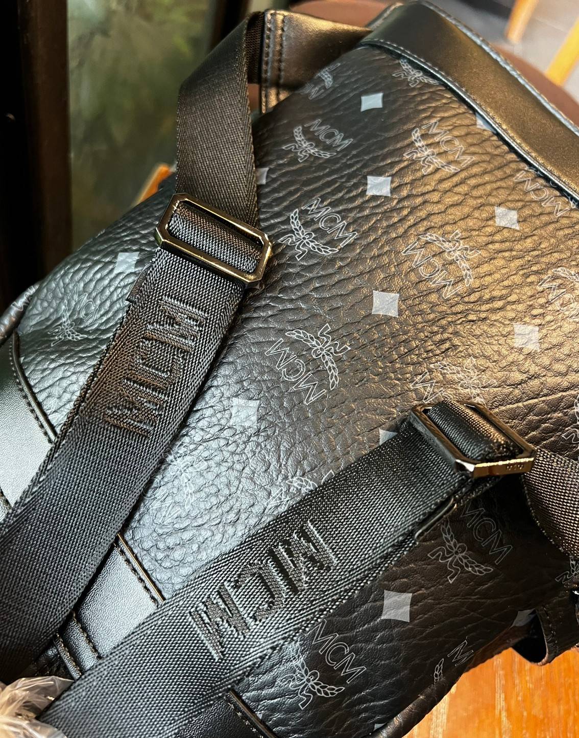 M.C.M Stark Side Studs Backpack in Visetos กระเป๋าเป้คลาสสิก รุ่นที่สามารถใช้งานได้ตลอดทั้งวันและได้ทั้งชาย/หญิง 🧡เกรดท็อปออริ เทียบแท้ 1:1 เกรดดีสุด ใช้งานต่างประเทศได้