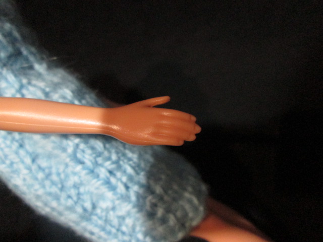 Barbie in Winter with Snowboard ตุ๊กตาบาร์บี้แท้มือสองสภาพดี