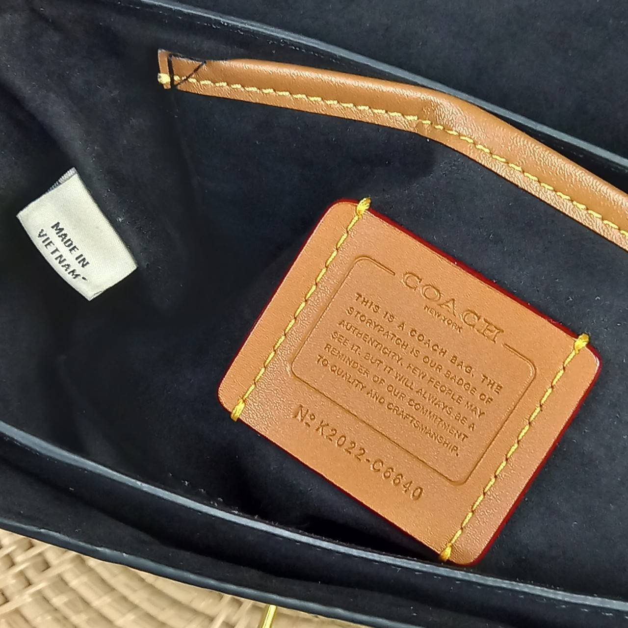 COACH CROCODILE EMBOSSED LEATHER STUDIO SHOULDER BAG (COACH C6640)🌺เอาซิ๊!!ใครอดใจไหวให้รู้ไป!! สวยตาแตก!! ปรับลุคให้ดูแพง แบบไม่ปรานีกันล่ะคราวนี้!// กระเป๋าถือ กระเป๋าสะพาย อีกหนึ่งคอลเลคชั่นสุดตะลึงตา หรูหรา! เวอร์วังอลังสร้าง! ที่ดูแพงม๊ากก!!/