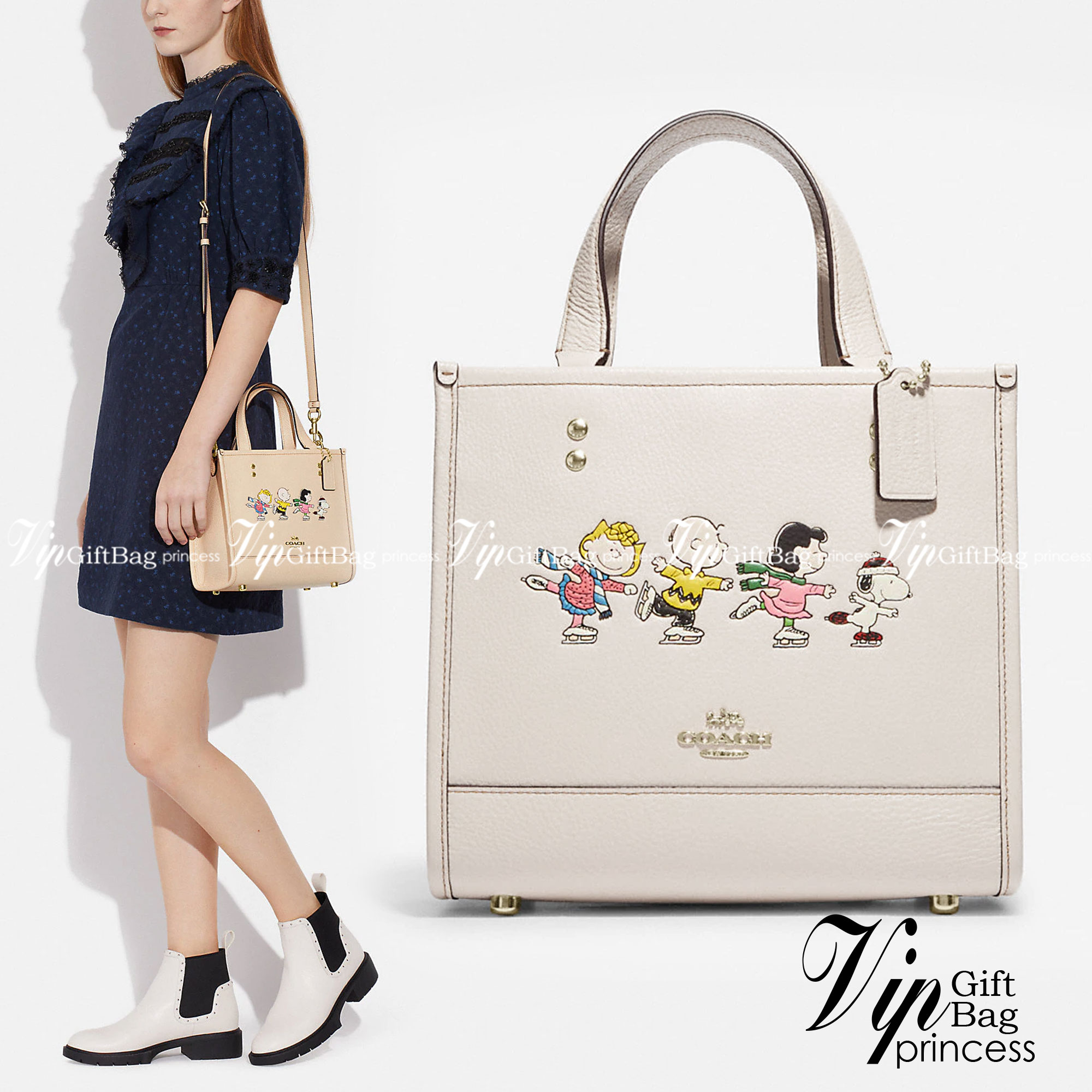Coach X Peanuts Dempsey Tote 22 With Snoopy And Friends Motif CE850 คอลเลคชั่นใหม่ น้องน่ารักเกินต้านไปมาก!! กับกระเป๋าทรงโท้ท ไซส์กำลังสวย ดีไซน์ ลายการ์ตูนยอดฮิต ที่ใครๆก็ต้องรู้จัก พิมพ์คมชัดลงบนหนัง pepble ผิวสัมน่าใช้ ปากกระเป๋ามีกระดุมแม่เหล็กปิดกัน