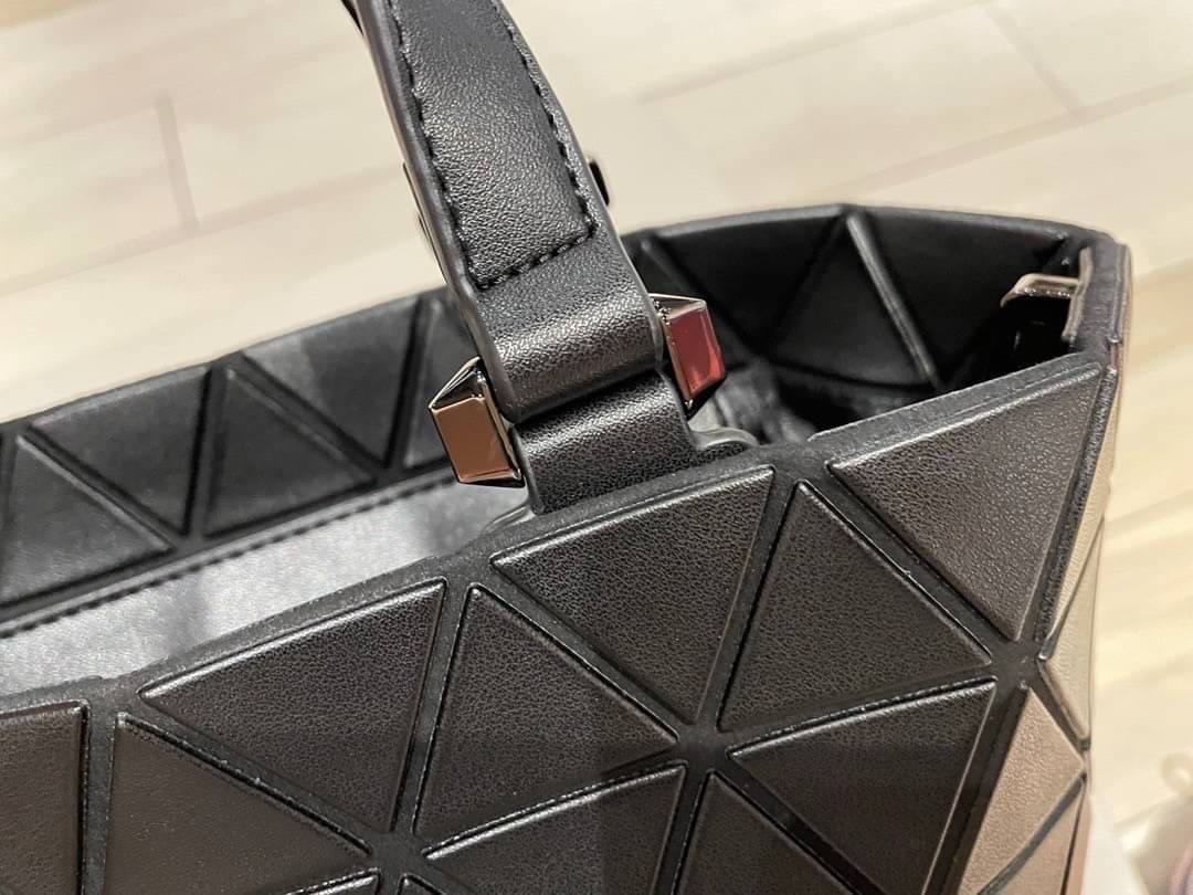 VIP GIFT 】BAOBAO Issey Miyake Crystal Matte Shoulder Bag