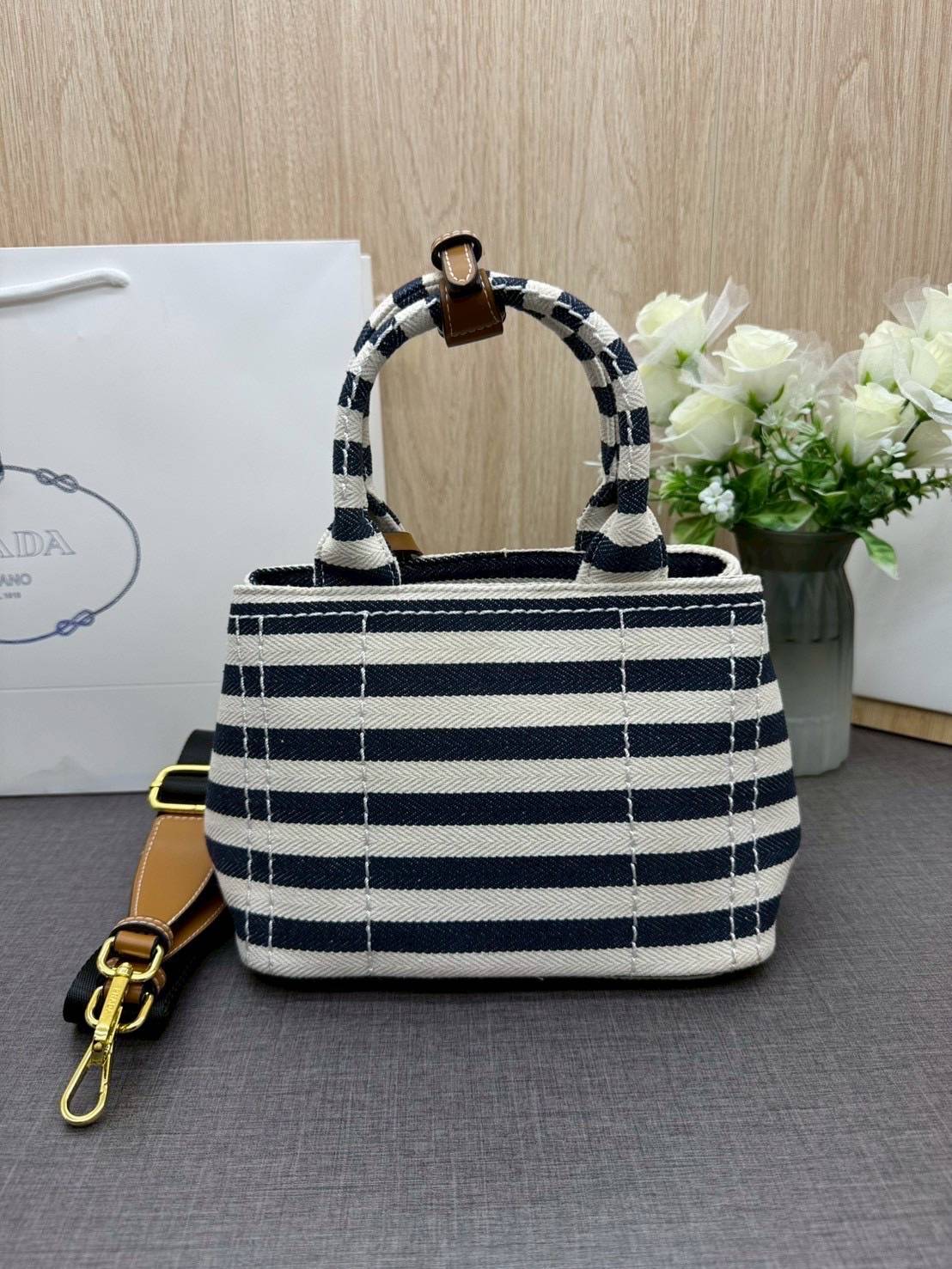 ORI หนังแท้ | Prada Jardinière linen blend mini-bag / Prada Tote Bag กระเป๋าทรงโท้ทใบเล็กน่ารัก ผ้าลินินผสม มาพร้อมดีไซน์ทันสมัย