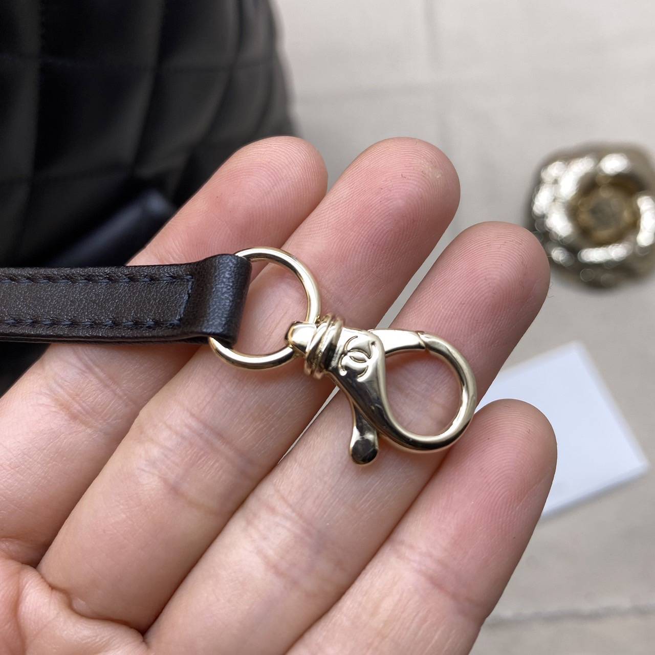 Chanel Maxi Hobo Bag 23B 36cm ออริสลับแท้ ใช้งานต่างประเทศได้ งานเกรดหนังสวย อะไหล่ทองสวยหรู กระเป๋าสะพายทรงโฮโบใบใหญ่ จุของได้เยอะ มี 2 ขนาดกำลังสวย ดีไซน์ใหม่ 2023 ตัวแม่ตัวมัม ห้ามพลาดเลยค่า