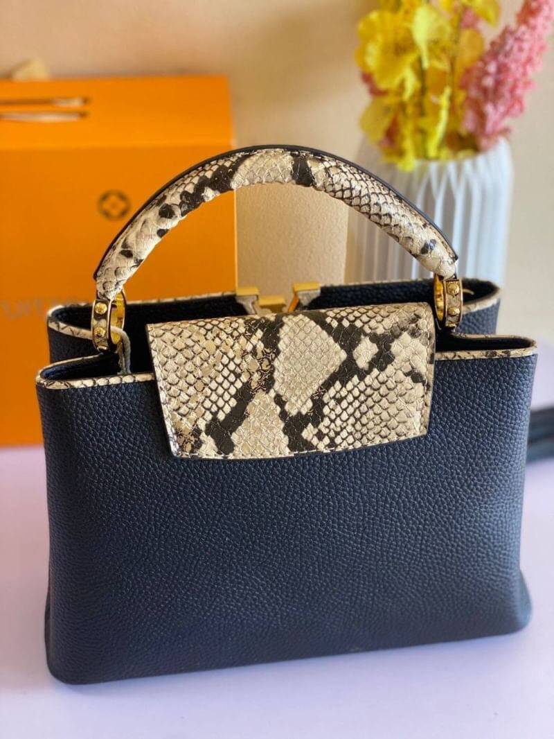 VIP GIFT 】Limited Edition Louis Vuitton Capucines Snake Leather