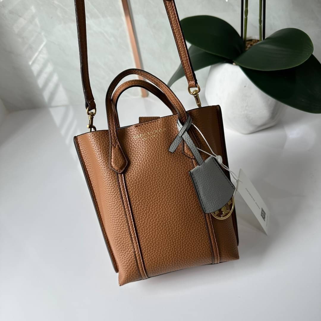 TORY BURCH MINI PERRY TOTE / TORY TOTE BAG / TORY BAG พร้อมส่ง 3 สี กระเป๋าแบบมินิมอลในรูปทรงใหม่ที่คล่องตัว ใส่มือถือได้ทุกรุ่น