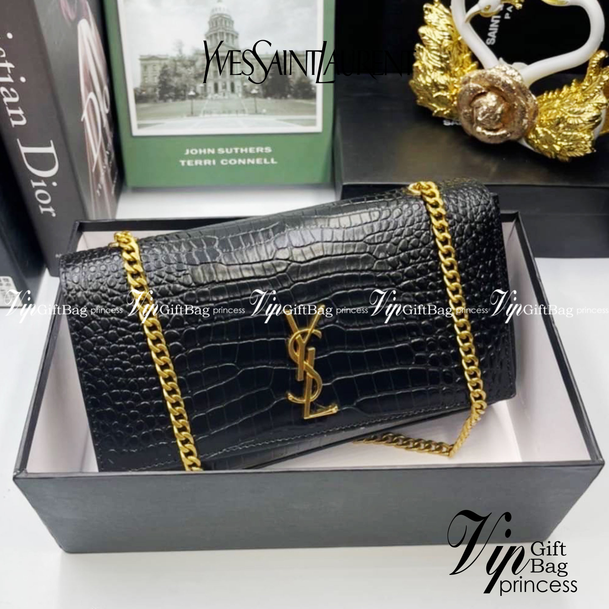หนังแท้ YSL SAINT LAURENT Kate Medium leather shoulder bag กระเป๋าสะพายแบรนด์หรู เปิดหน้าอะไหล่ทอง,เงิน,ดำ (หนังลวดลายคล้ายคาเวียร์และหนังลาย Croc leather ) งานสวยดูดีมีระดับ ปั้มทุกจุด สวยเป๊ะมากก ขนาดกระทัดรัดกำลังดี มาพร้อมาสะพายโซ่ยาว (ปรับ/ถอด ไม่ได้