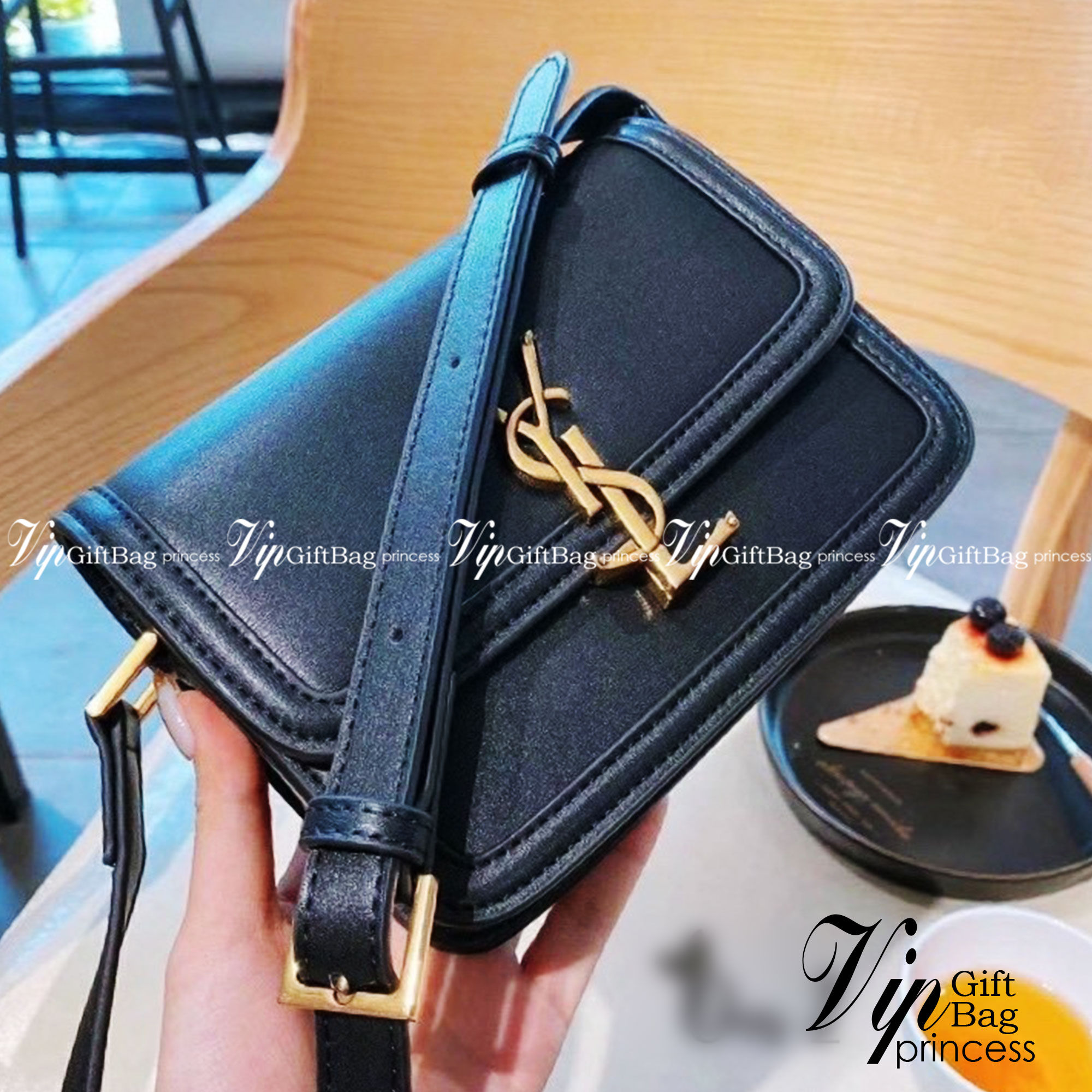 ไอเท็มขึ้นแท่น the best seller!! YSL SOLFERINO SATCHEL LEATHER / YSL crossbody bag กระเป๋าสะพายข้าง โลโก้โดดเด่น ดีเทลดูแพงด้วยตัวล็อค ใช้งานง่าย แน่นหนา งานหนังสวยเต็มใบ ภายในเป็นช่องโล่ง ใส่ของสำคัญได้เลยสบายๆ สายสะพายครอส ปรับใช้ได้ตามตัว ใบจริงสวยคม ร