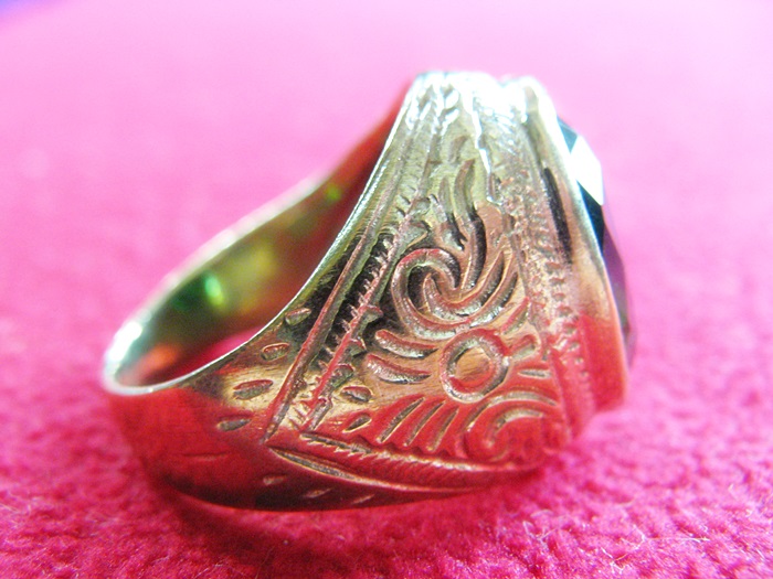 สินค้าหมดค่ะ แหวนพลอยมรกตเนื้อทองเหลือง(ราศีพฤษภ)แบบใหญ่ค่ะ