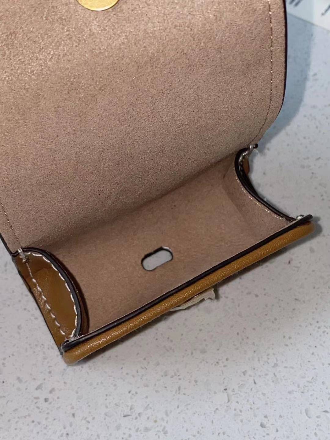 TORY BURCH T Monogram Jacquard AirPods Case พร้อมส่ง