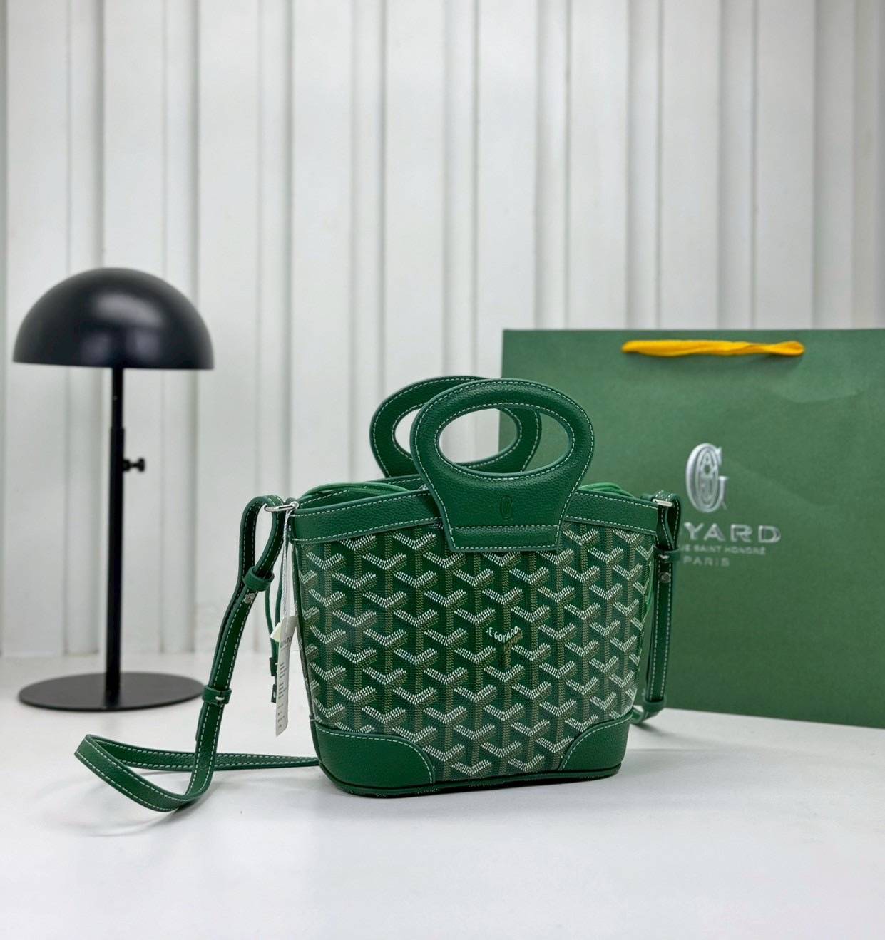 ORI หนังแท้ | Goyard Beluga Mini Bag กระเป๋าสะพายทรงบัคเก็ต พร้อมหูจับในตัว สะดวกใช้งาน ด้านในเป็นผ้าดีไซน์ผูก เพิ่มความน่ารักน่าใช้ สวยมากค่ะ