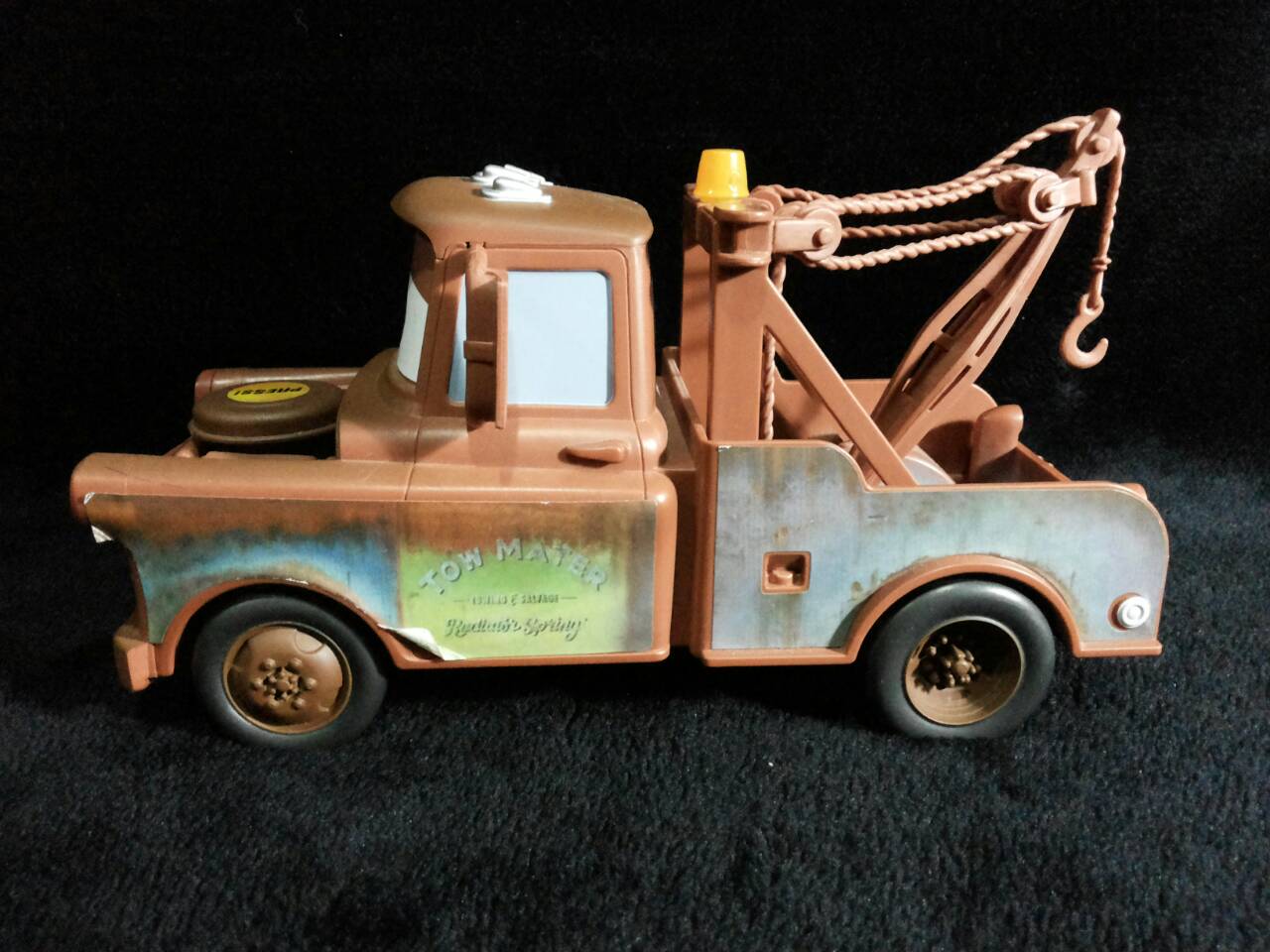 DISNEY/PIXAR CARS TOW MATER TALKING AND LIGHT UP 8" มือสองสภาพดีมากค่ะ