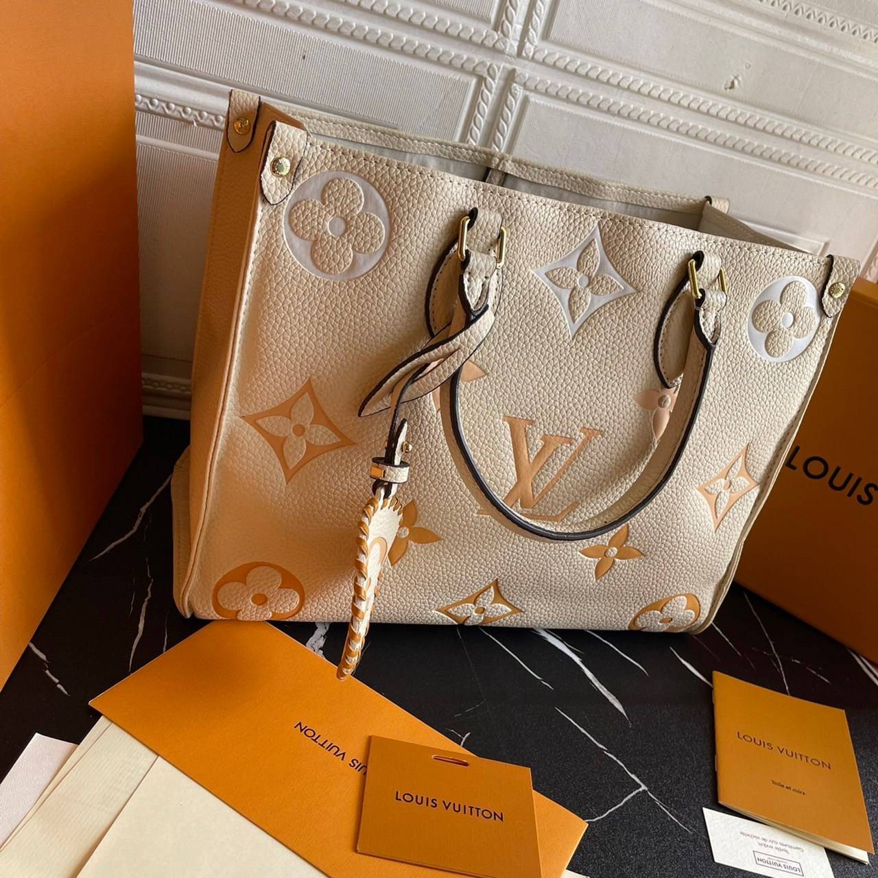 หนังแท้ LOUIS VUITTON Empreinte Monogram Giant By The Pool Onthego พร้อมส่งที่ไทย เกรดใช้งานต่างประเทศได้