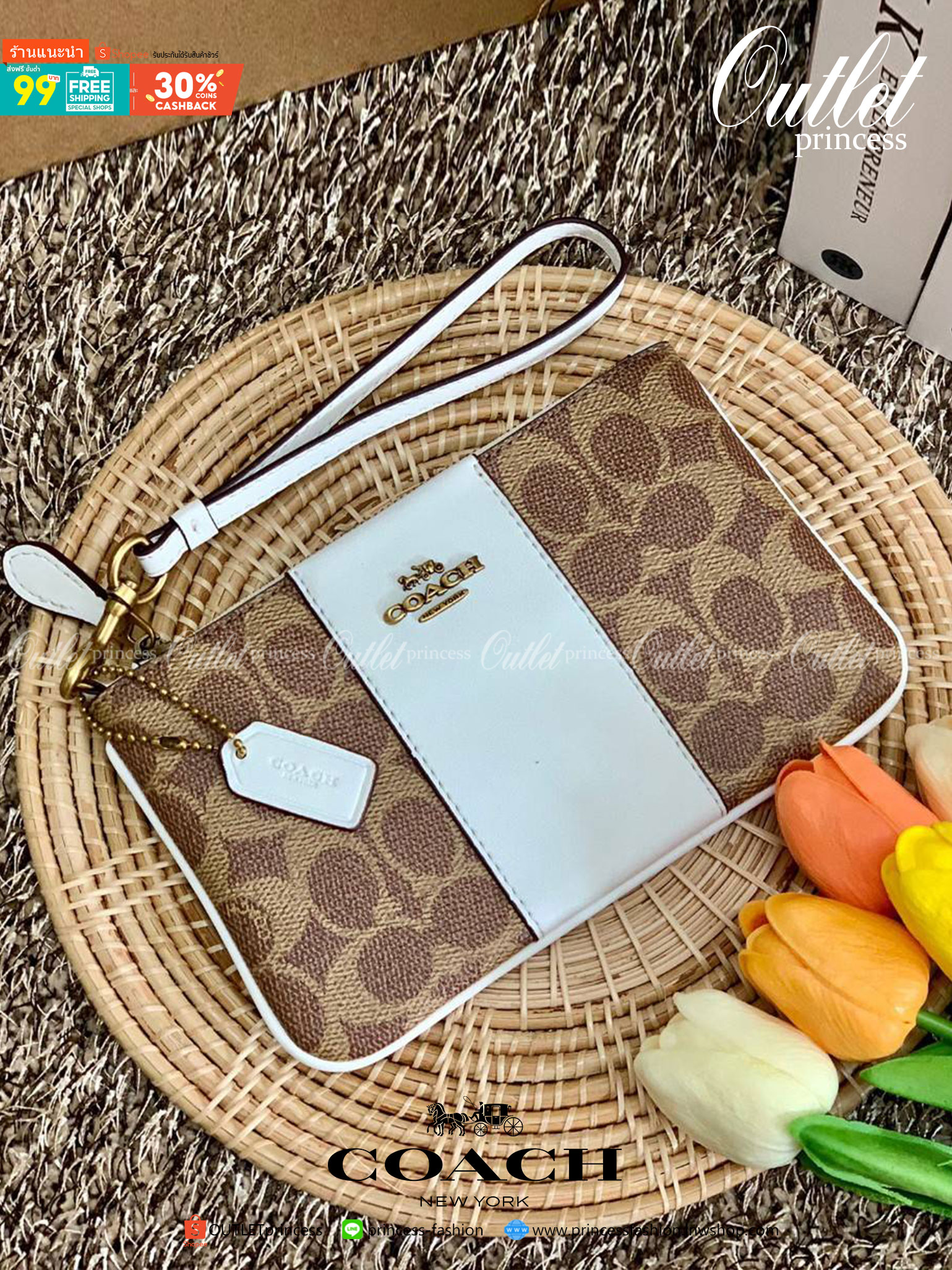 COACH SMALL WRISTLET IN COLORBLOCK SIGNATURE ((32445)) ✔️กระเป๋าคล้องมือ วัสดหนัง pvc อย่างดี ลายซิกเนเจอร์ ตัดขอบสีตรงกลางสวยงามมากๆค่ะ แบบซิปเดียว ((ภายในใส่มือถือได้บางรุ่นค่ะ)) มีช่องเสียบบัตรให้2ช่องด้วยนะคะ