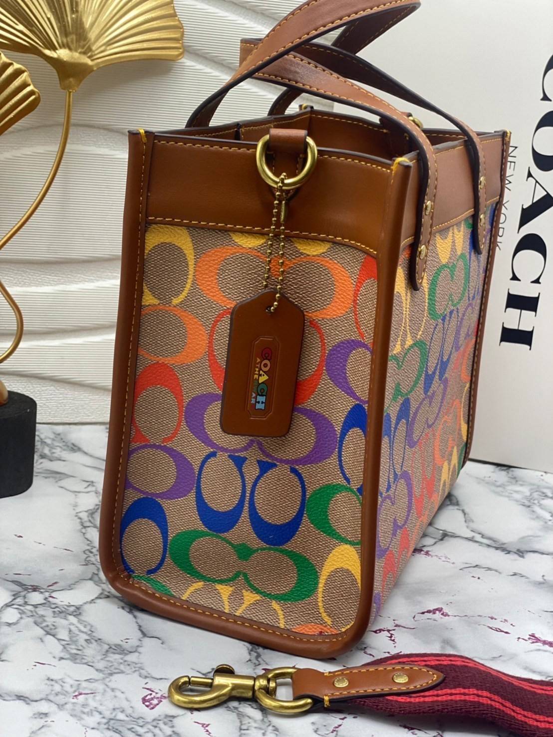 COACH Field Tote 22 In Rainbow Signature Canvas C5142 พร้อมส่งที่ไทย