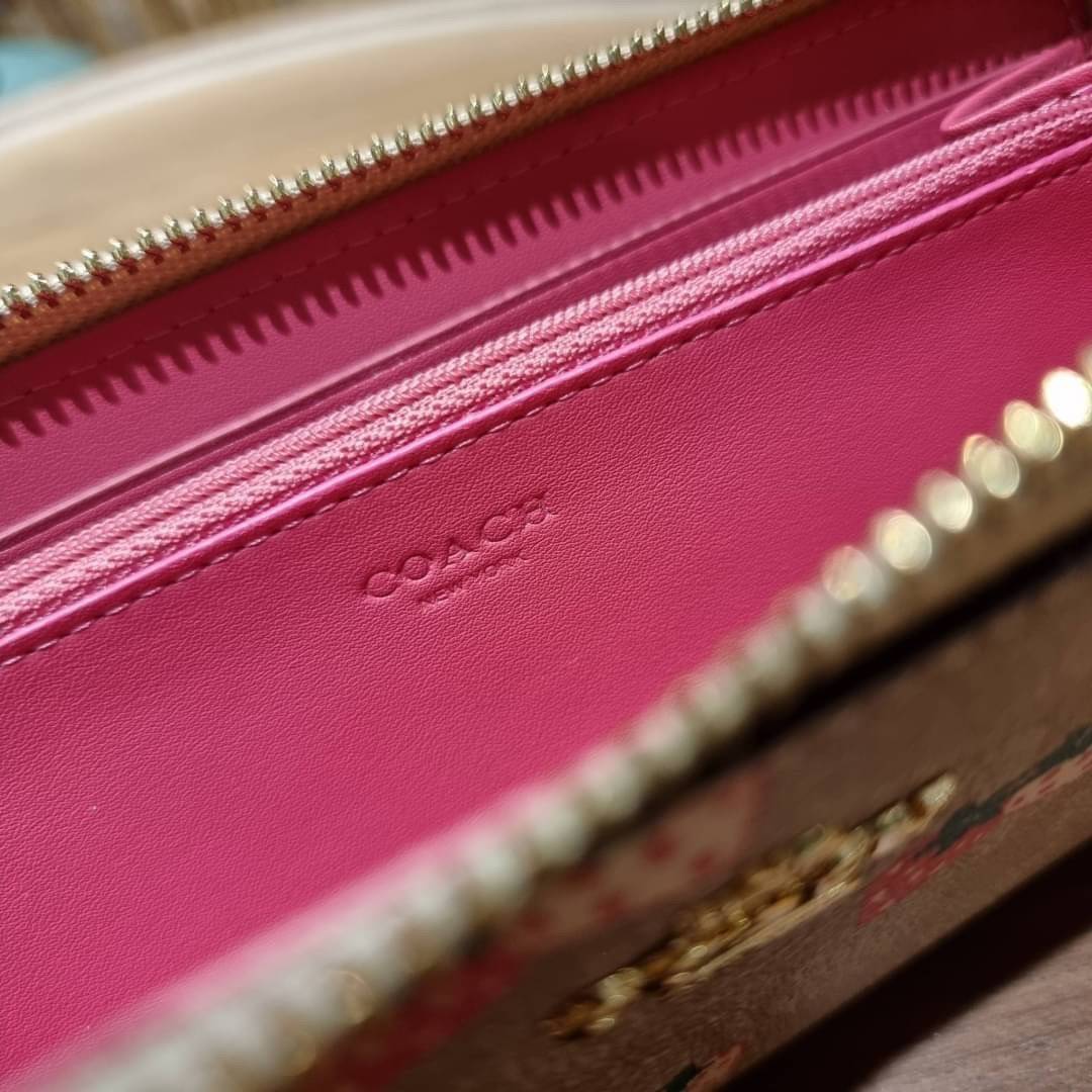 OUTLET 】COACH ACCORDION ZIP WALLET IN SIGNATURE CANVAS F86093 C3287 F98126 กระเป๋าสตางค์ใบยาว น่ารักน่าใช้