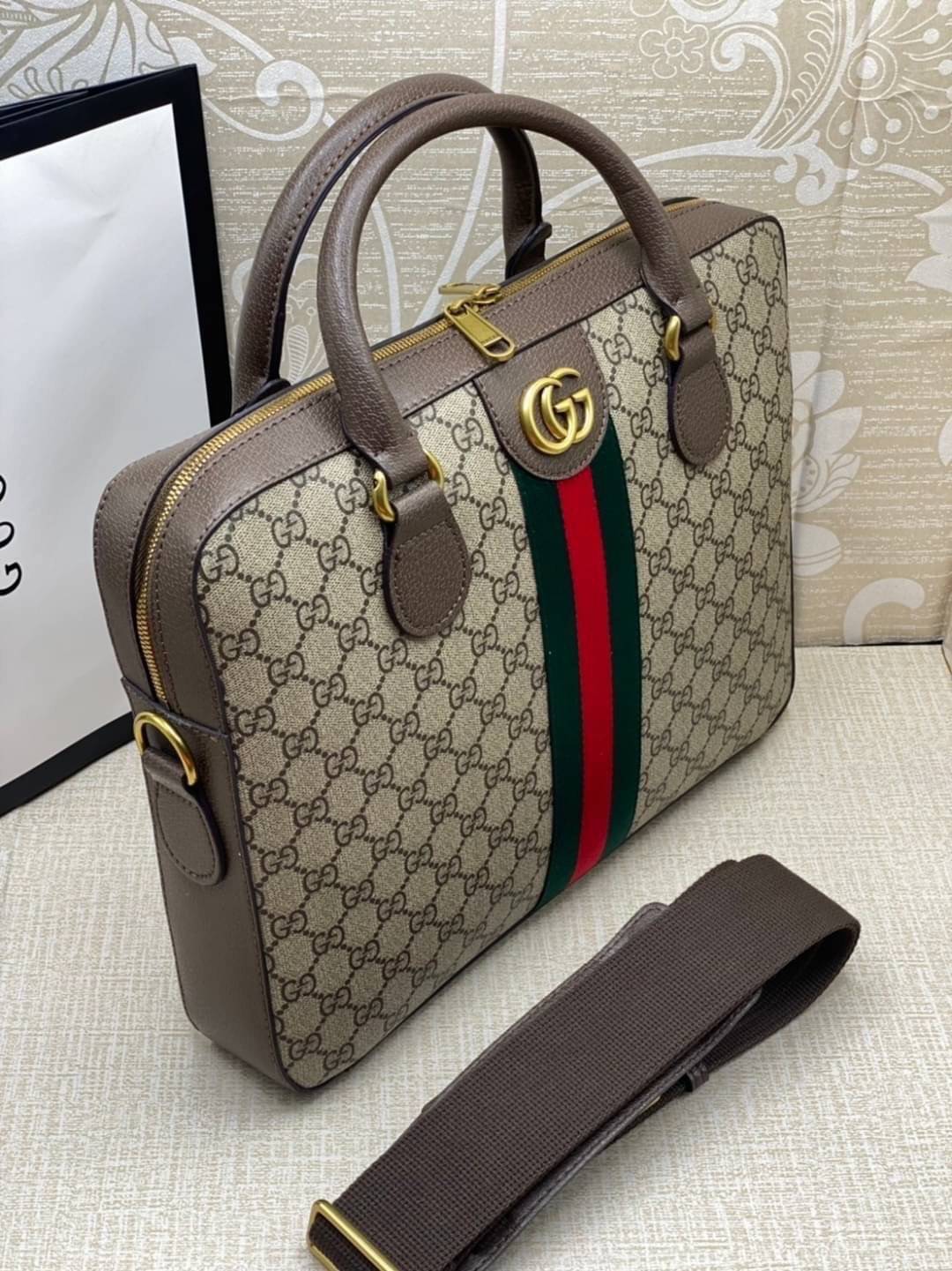 Gucci Ophidia GG Supreme Briefcase พร้อมส่งที่ไทย ภาพสินค้าถ่ายจากงานจริง GG Supreme work bag with Web shoulder strap