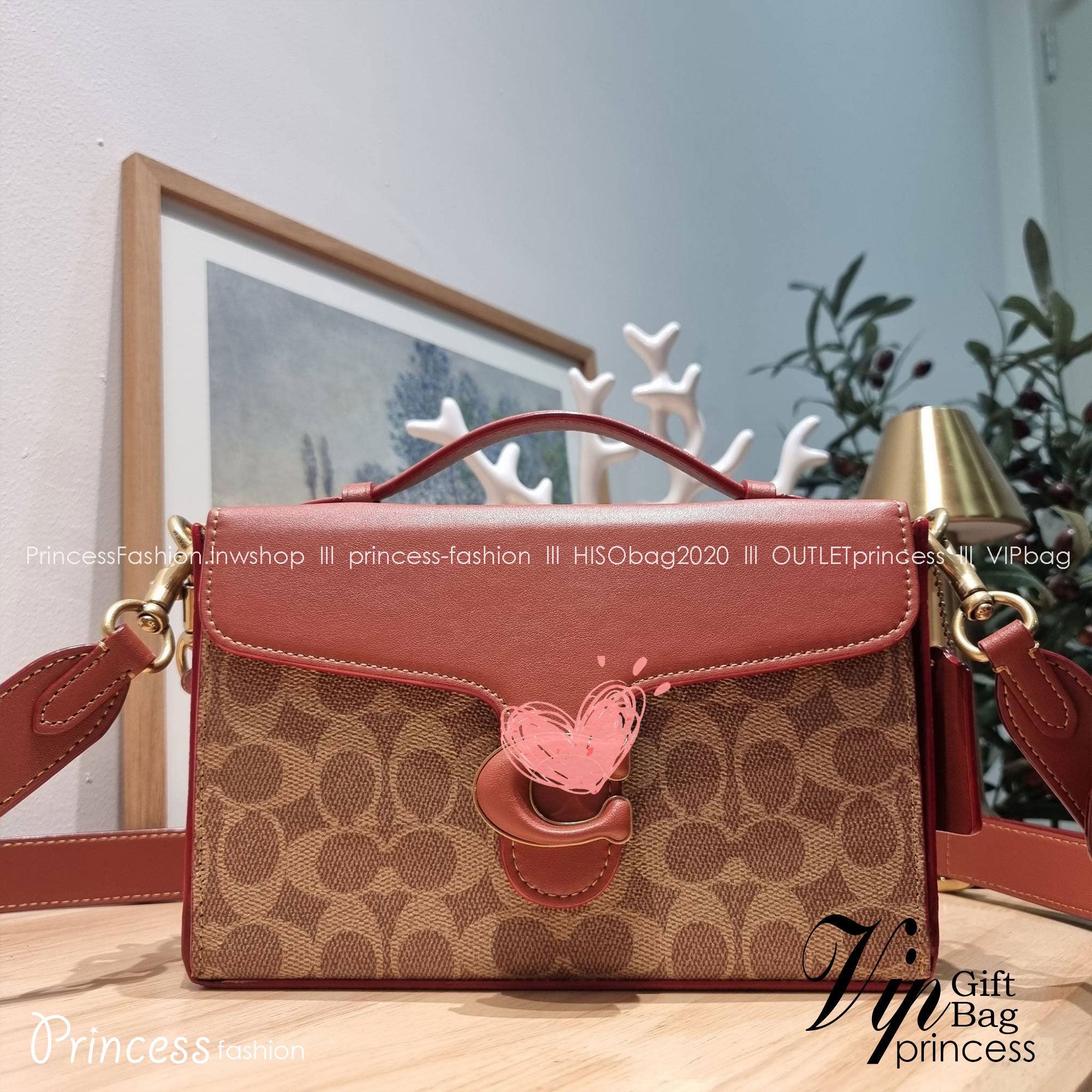 COACH CH798 TABBY BOX BAG IN SIGNATURE CANVAS ดีไซน์ใหม่ปี 2023 กับกระเป๋าสะพายมัลติฟังก์ชั่น ครบครัน ใช้งานได้หลากหลาย สวยคมชัด คลาสสิคใช้ได้ทุกลุค