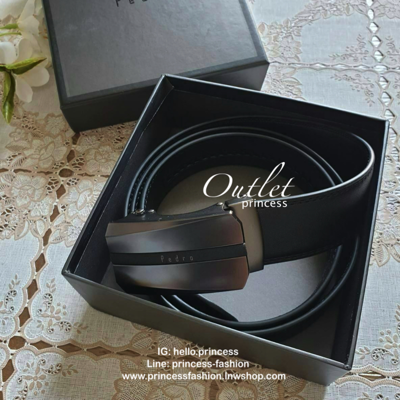 PEDRO MEN LEATHER BELT (Free Size) เข็มขัดหนังจาก PEDRO MEN หัวเข็มขัดโลหะ โลโก้แบรนด์ที่หัวเข็มขัด คุณภาพดีตามแบบฉบับของแบรนด์ สายเข็มขัดหนังเรียบสีดำ สายปรับใช้เข้าได้กับทุกชุด มาพร้อมกล่องและถุงกระดาษแบรนด์มอบเป็นของขวัญได้นะคะ