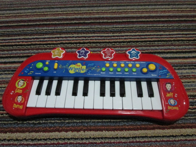 The Wiggles Sing Along Keyboard ของเล่นมือสอง
